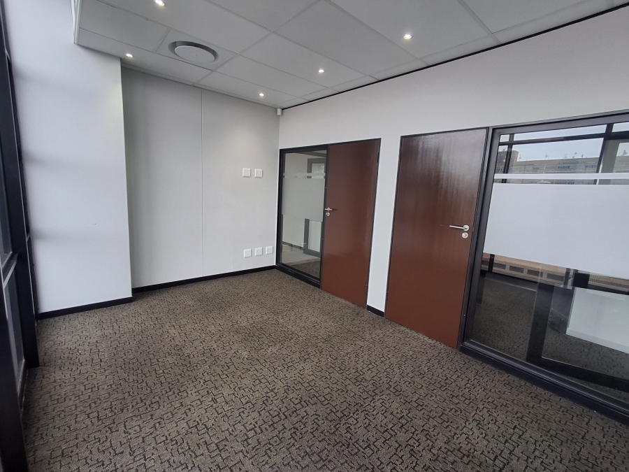 To Let Commercial Property for Rent in Vincent Eastern Cape